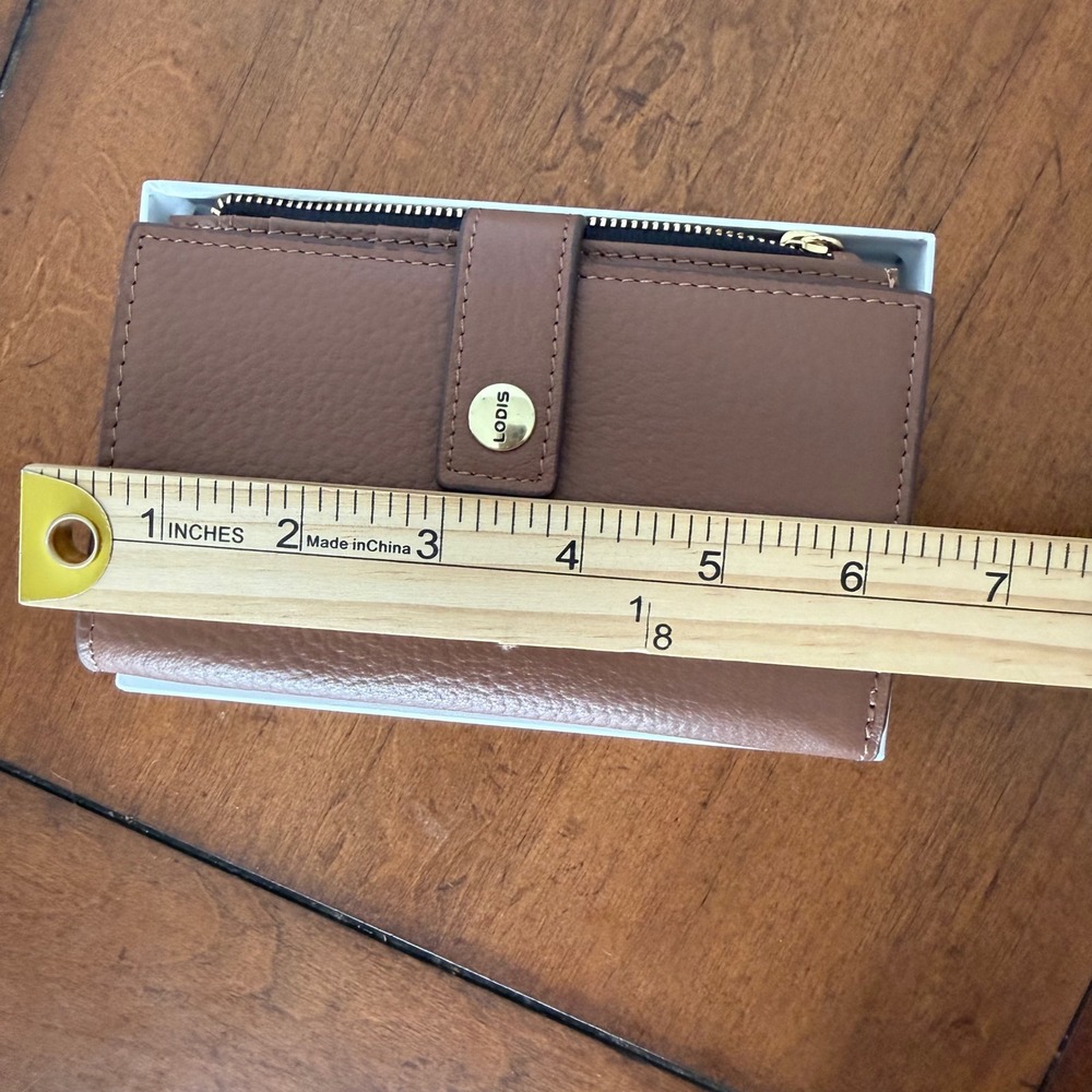Lodis 1965 Womens Tan Premium Top Grain Leather RFID Bifold Wallet New in Box - Picture 6 of 7